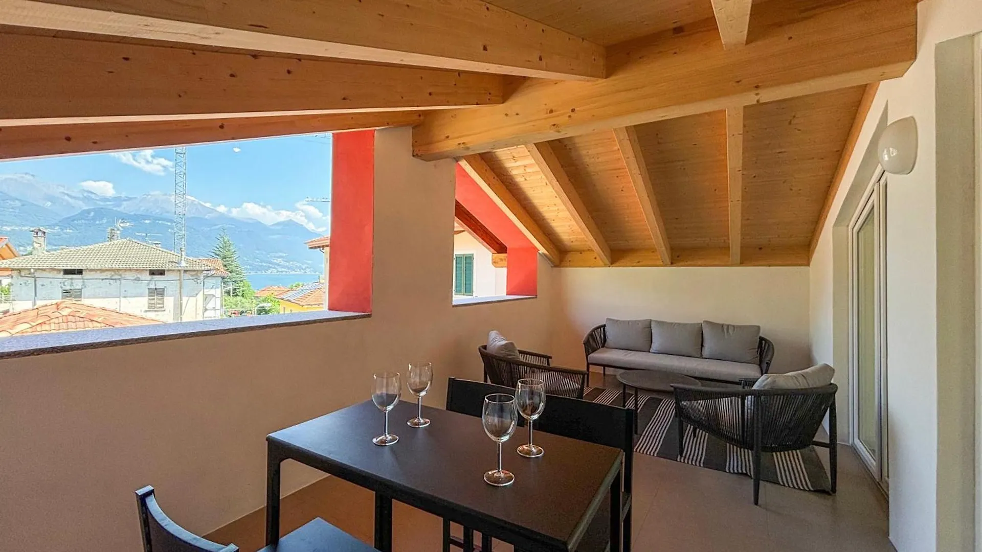 Villa Perla Rossa A Due Passi Dal Lago Pianello Del Lario 0*,  Italien